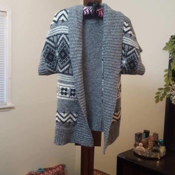 Short Sleeve Cardigan - Picture 1 of 4